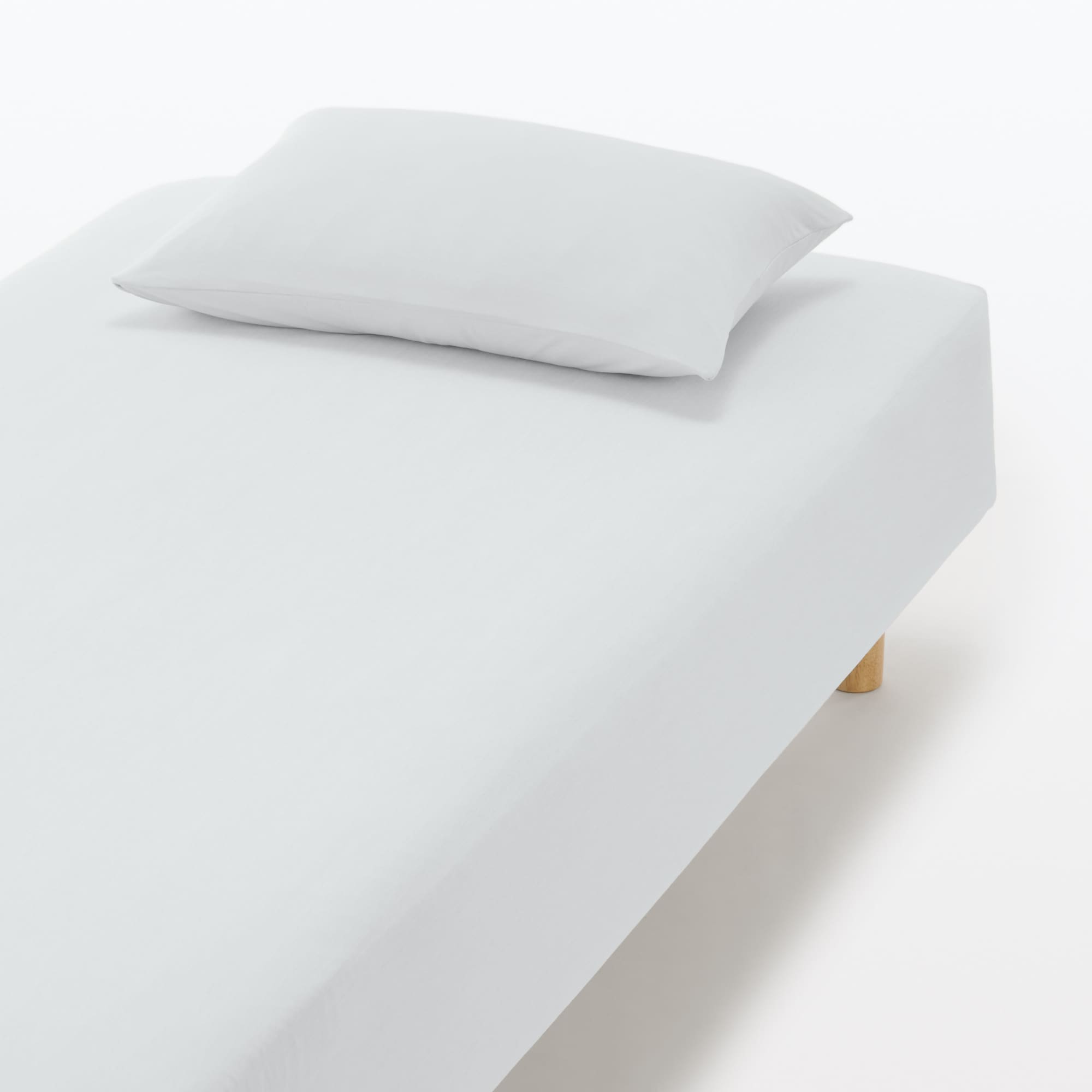 Stretchable Cool Touch Fitted Sheet - Image 2