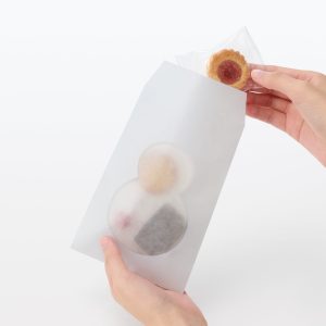 Paper Window Gift Bag - Snowman