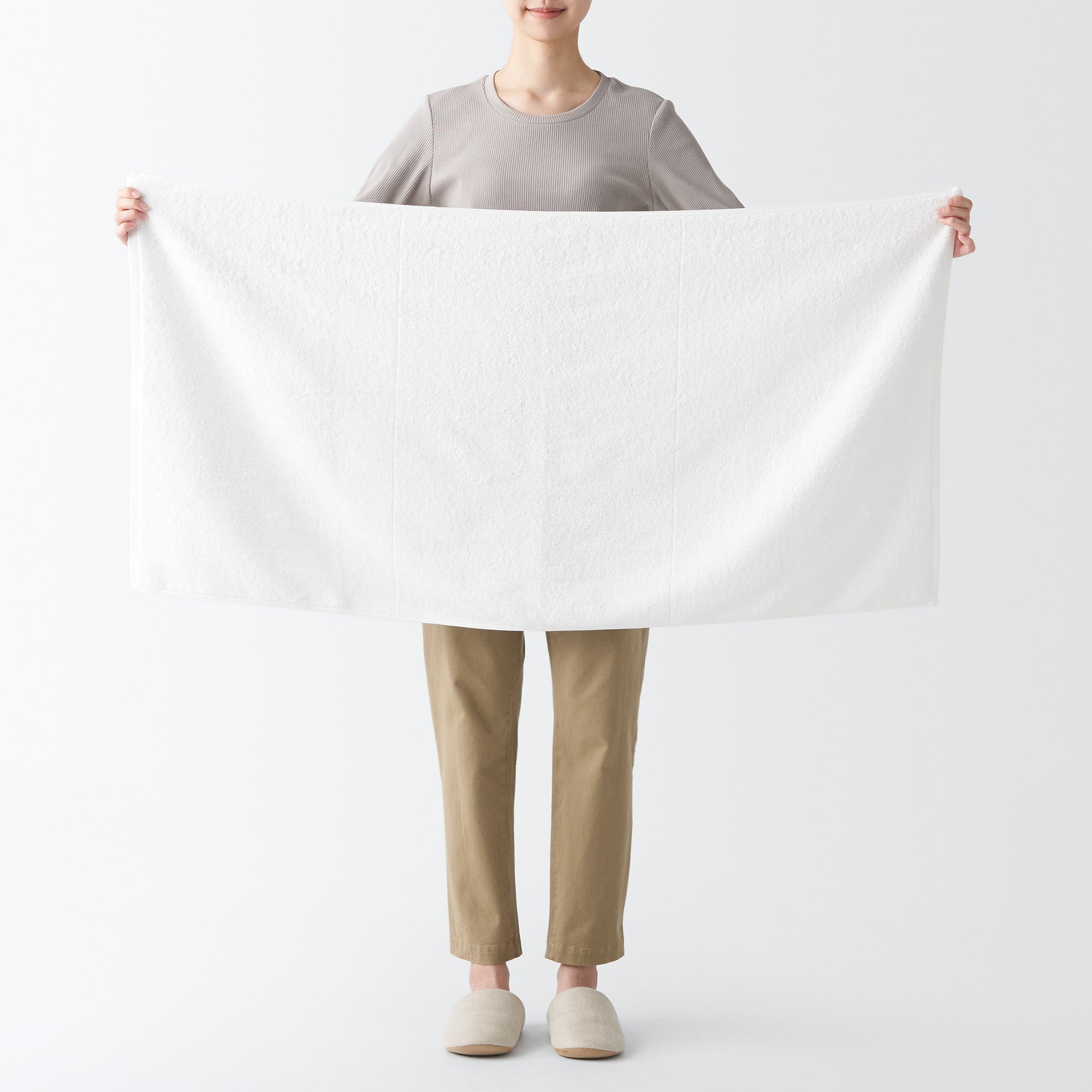Color Stitch Pile Bath Towel - Image 4
